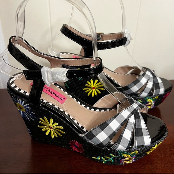 Betsey Johnson - TRACI - plaid gingham picnic embroidered wedge heels 6 NWOT - Picture 6 of 8